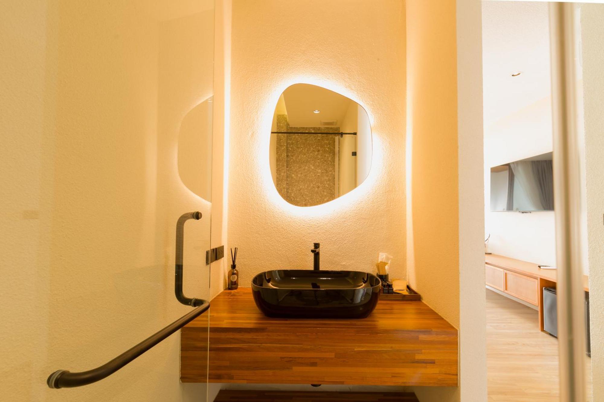 Tasana Bar And Luxury Resort Koh Larn Extérieur photo