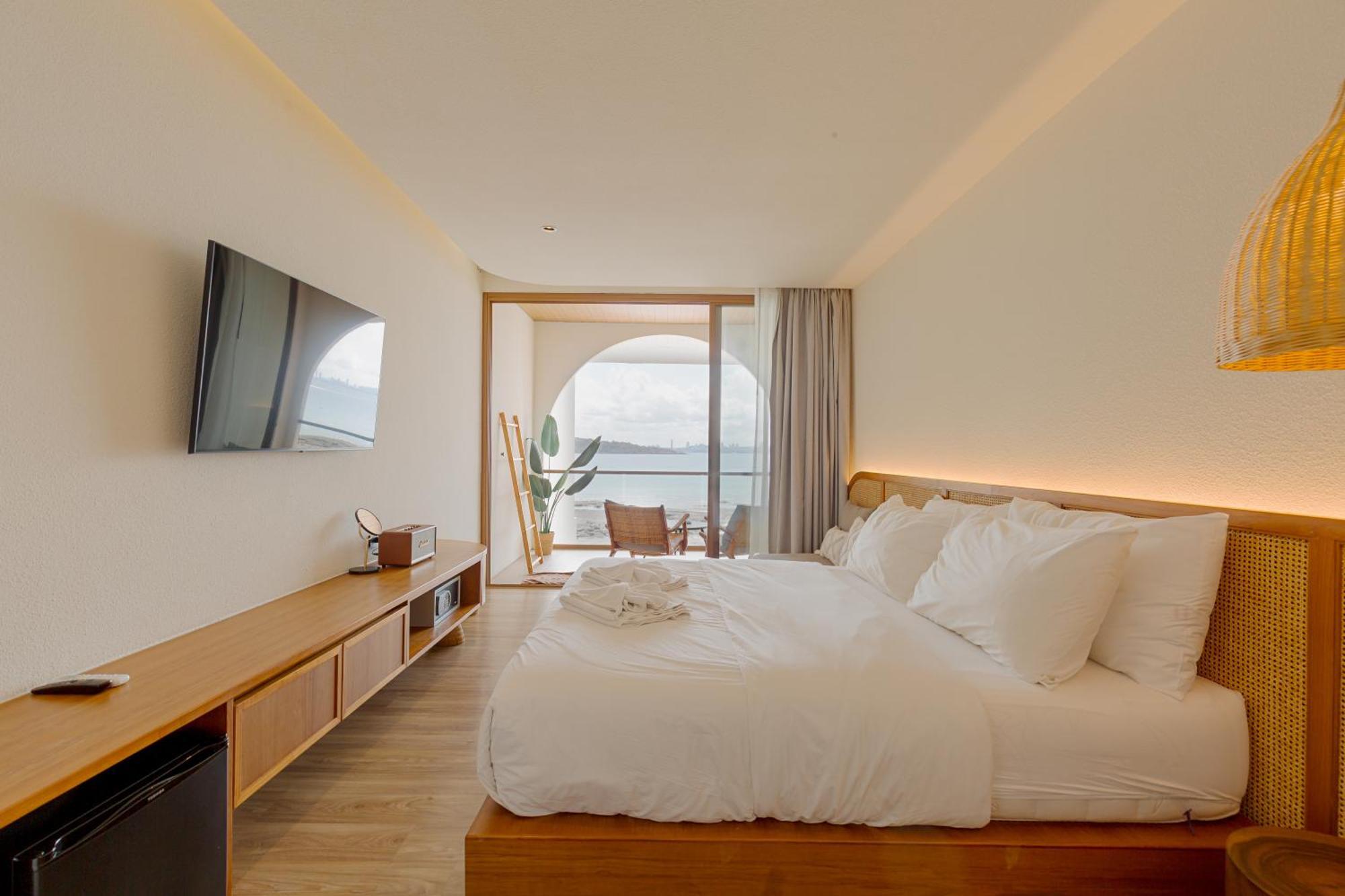 Tasana Bar And Luxury Resort Koh Larn Extérieur photo