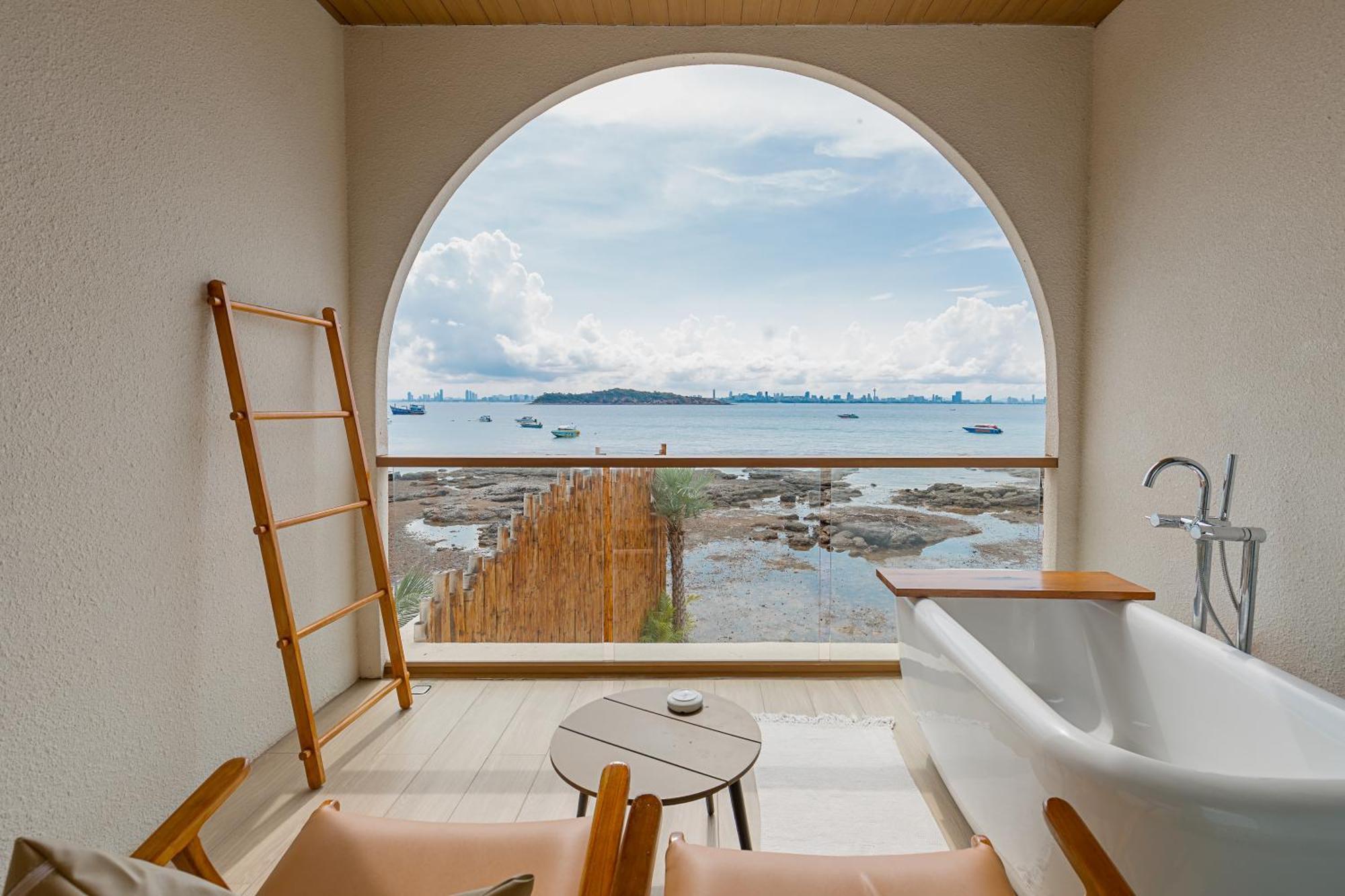 Tasana Bar And Luxury Resort Koh Larn Extérieur photo