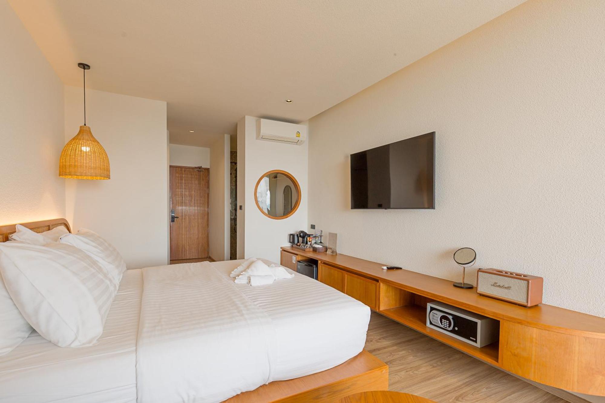 Tasana Bar And Luxury Resort Koh Larn Extérieur photo