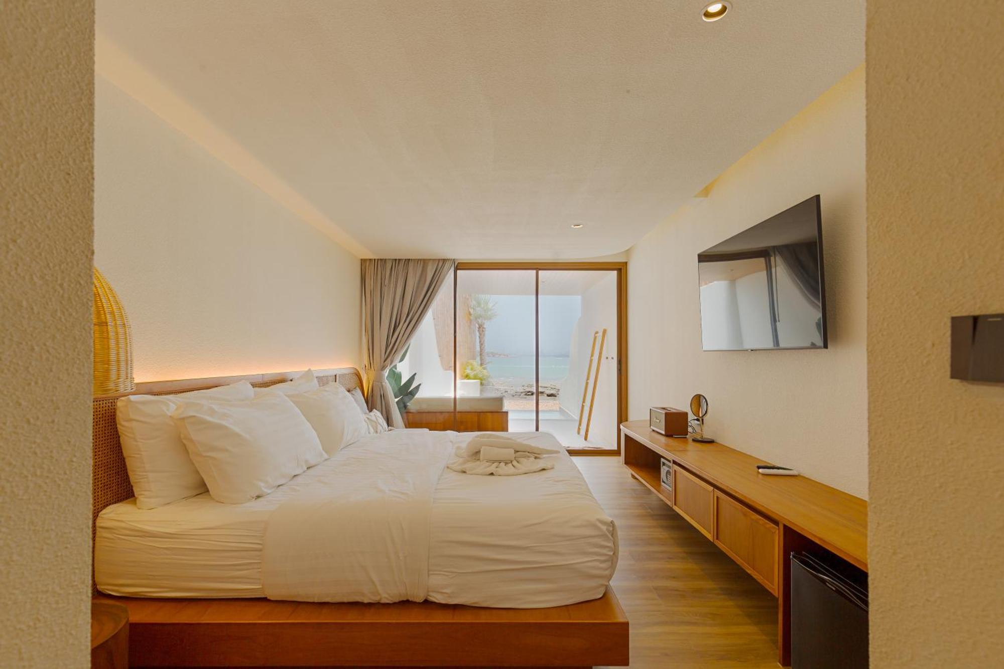Tasana Bar And Luxury Resort Koh Larn Extérieur photo